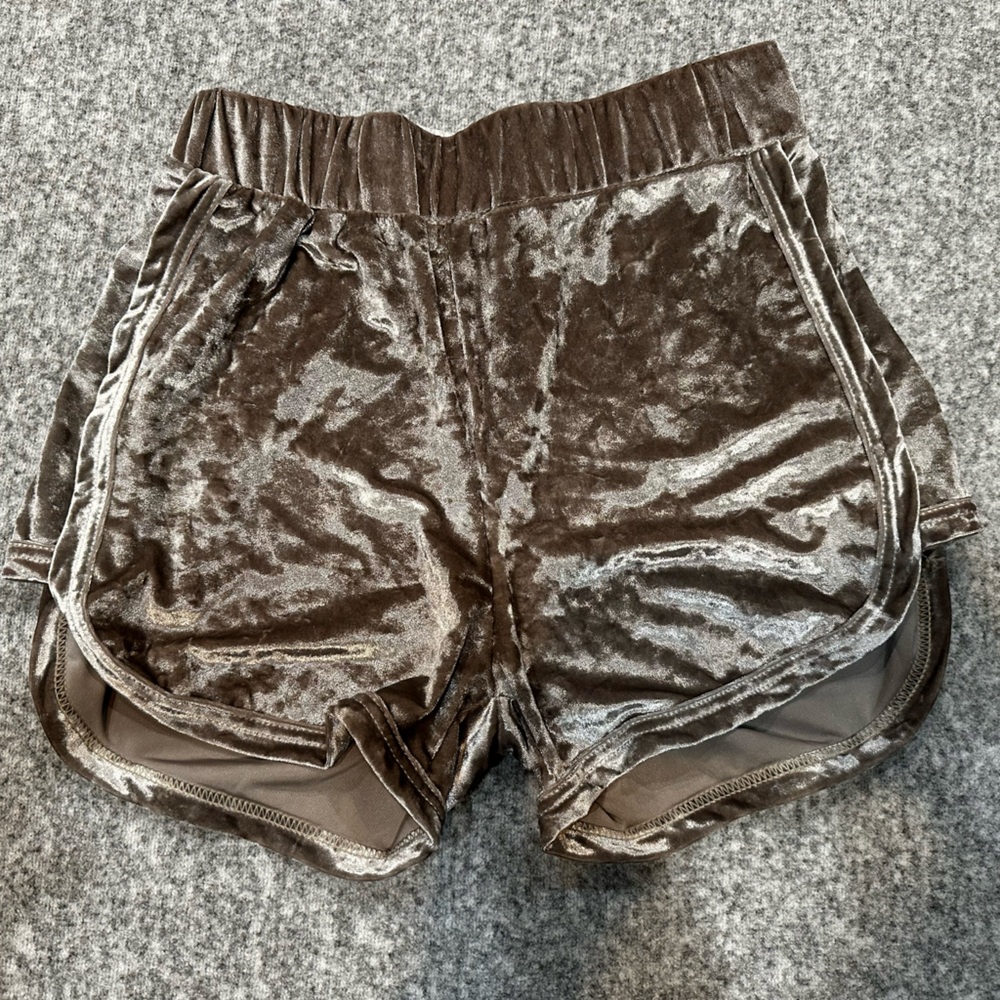 Shosho Lounge Velvour Taupe/ Light Brown Athletic Style Shorts. EUC. Ladies Sz M